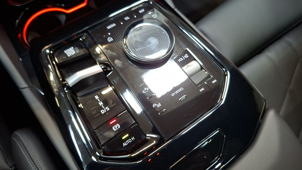 BMW Serii 5, 520
