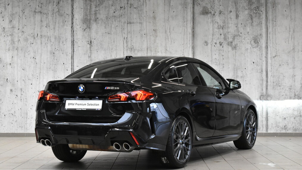 BMW Serii 2, 235