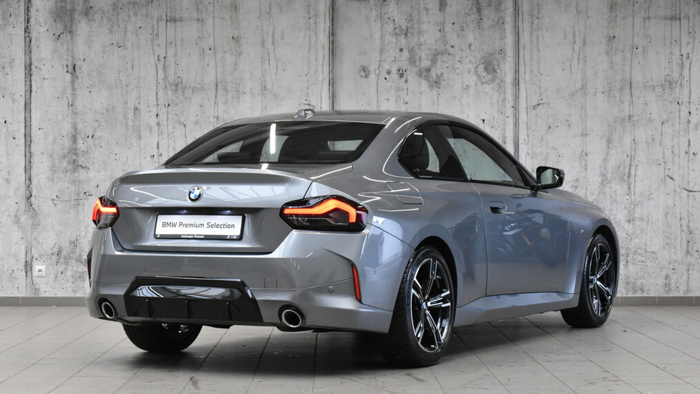 BMW Serii 2, 220