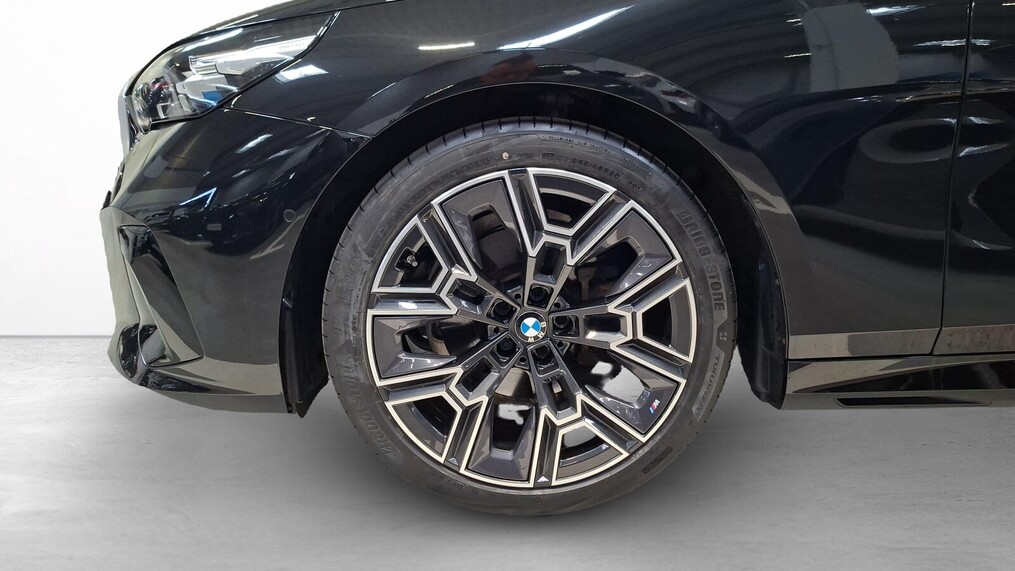 BMW Serii 5, 520