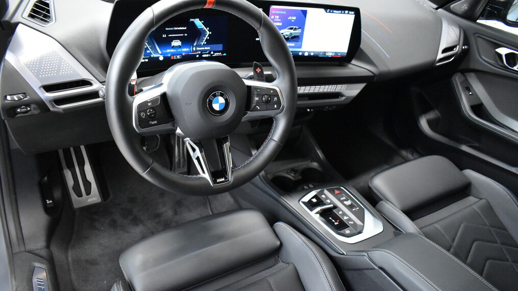 BMW Serii 2, 235