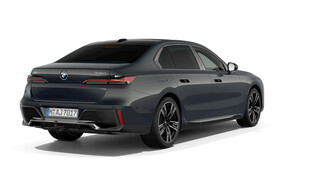 BMW Serii 7, 740