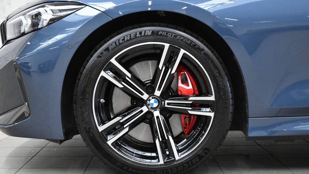 BMW Serii 3, 320