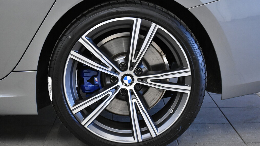 BMW Serii 3, 320