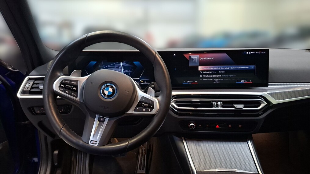 BMW Serii 3, 330