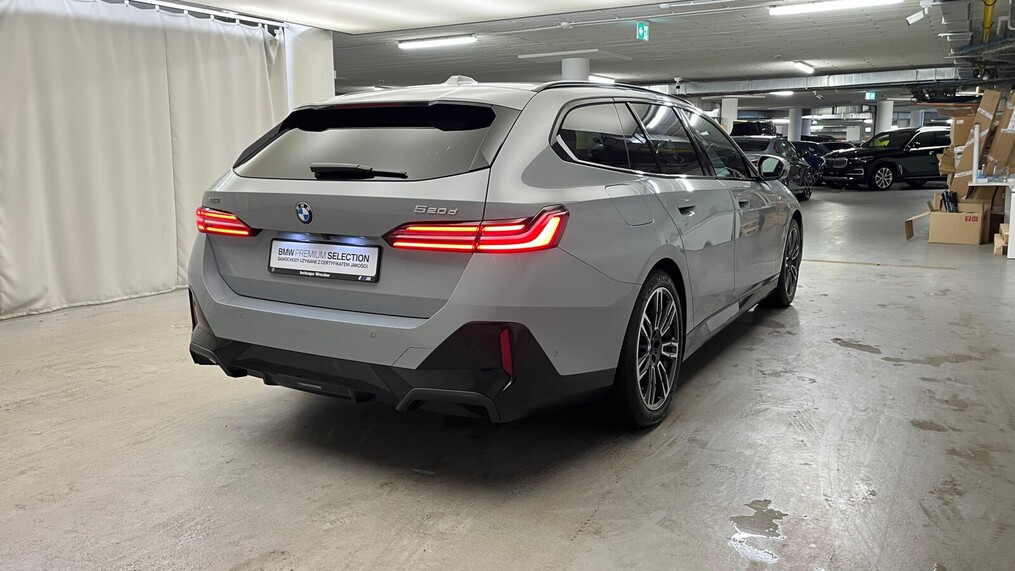 BMW Serii 5, 520