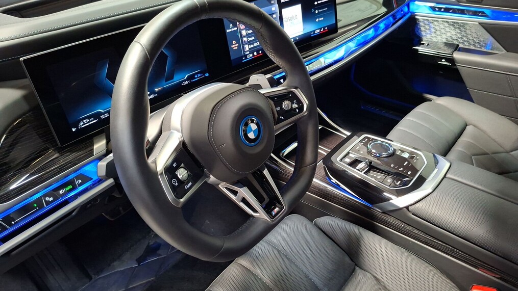 BMW Serii 7, 750