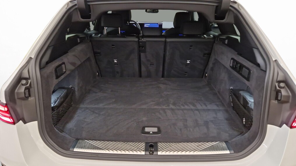 BMW Serii 5, 520