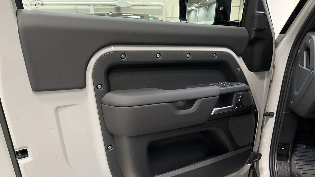 Land Rover Defender 90