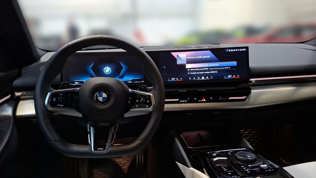 BMW Serii 5, 520