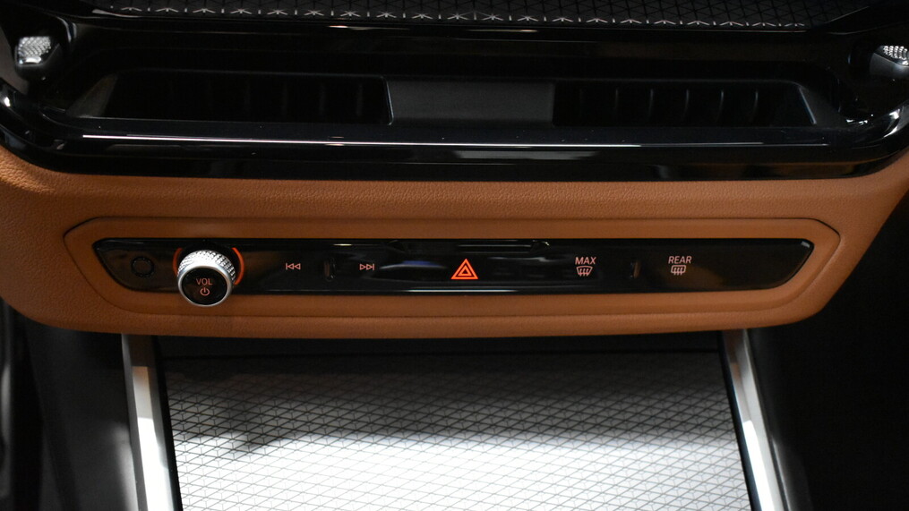 BMW Serii 3, 320