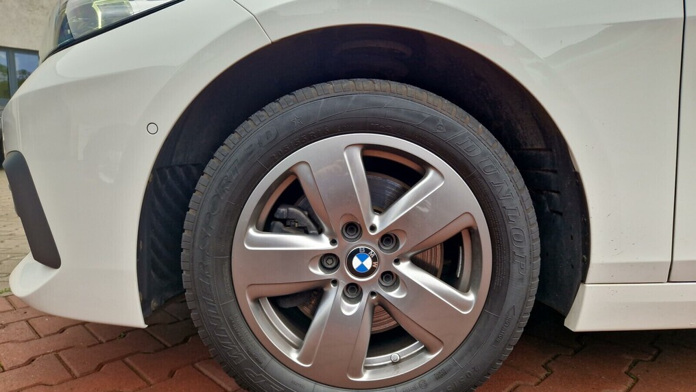 BMW Serii 2, 218