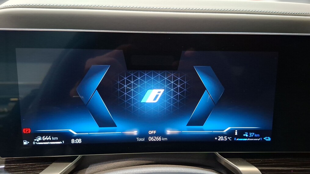 BMW Serii 7, 750