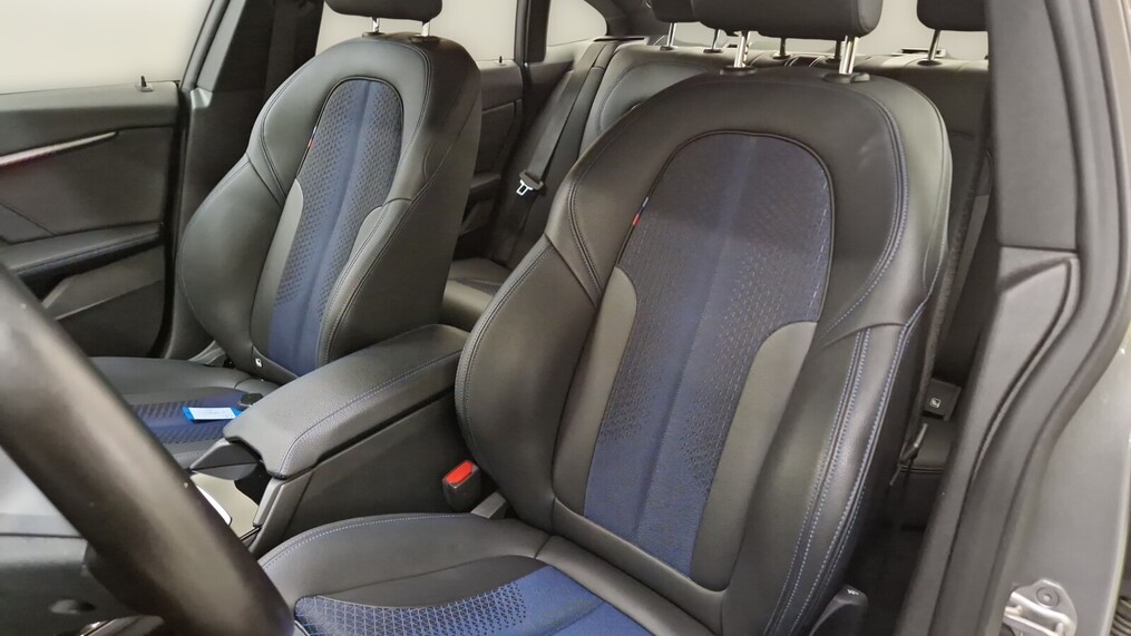 BMW Serii 2, 218