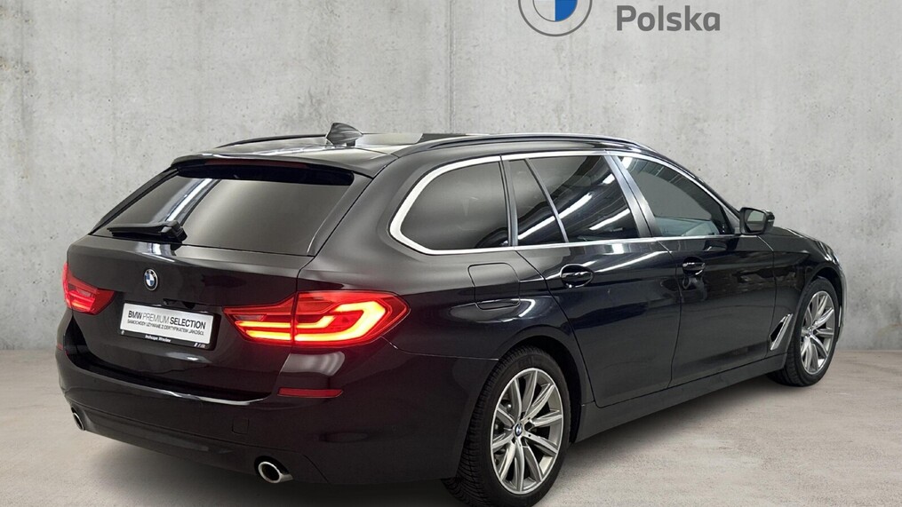 BMW Serii 5, 520