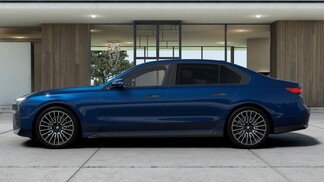 BMW Serii 7, 740