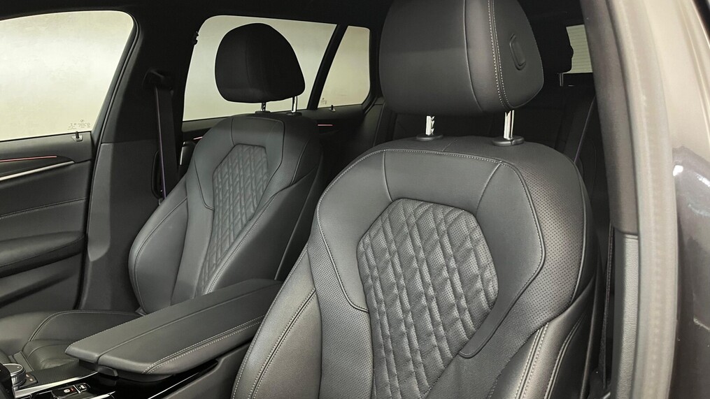 BMW Serii 5, 530