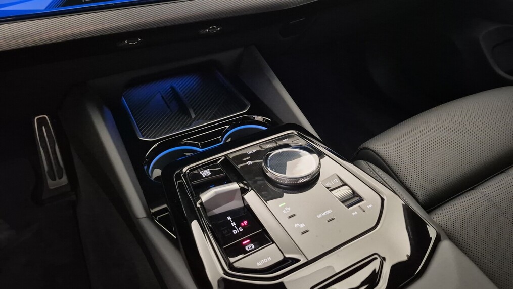 BMW Serii 5, 520