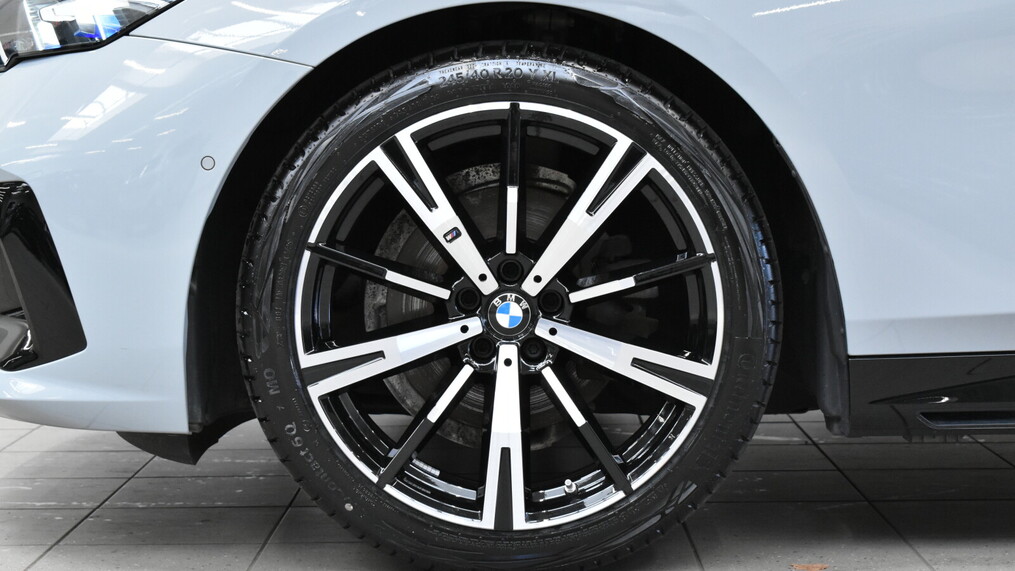 BMW Serii 5, 520