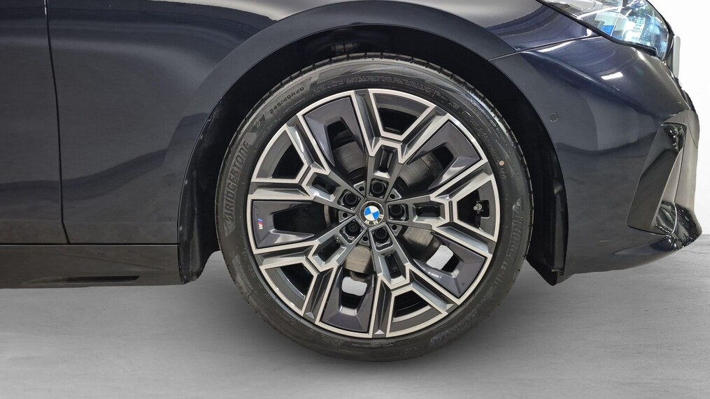BMW Serii 5, 520