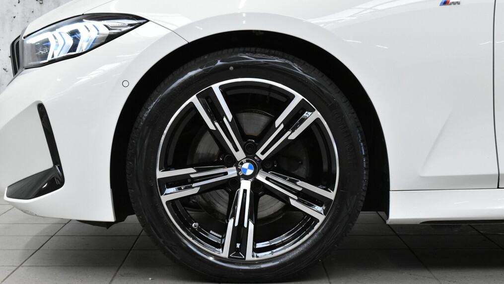 BMW Serii 3, 320
