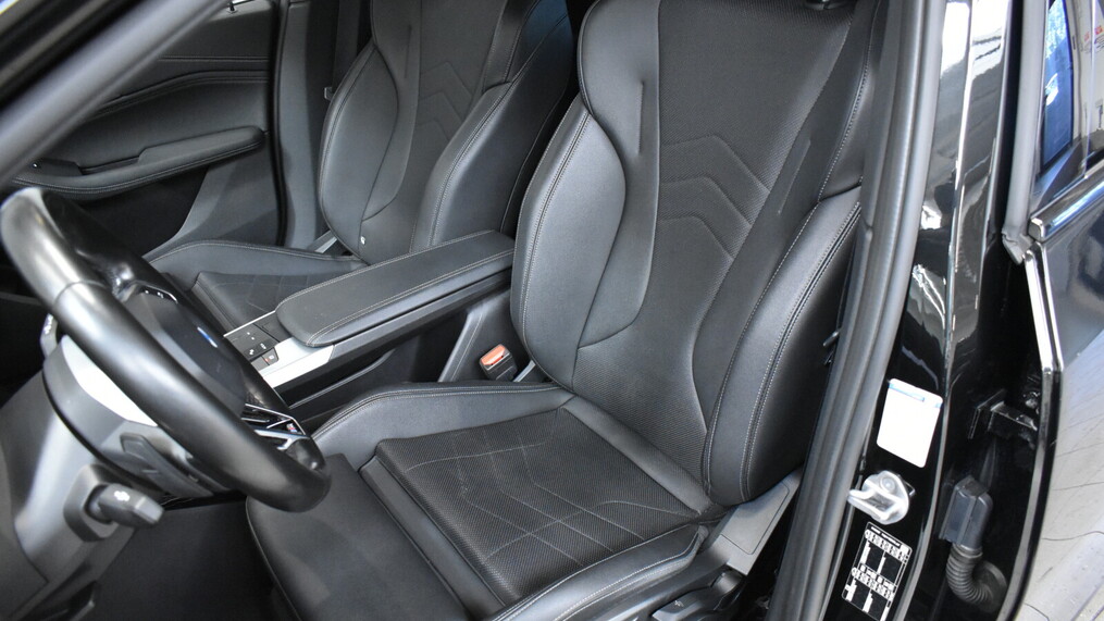 BMW Serii 2, 218