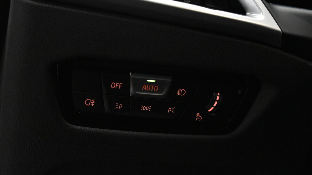 BMW Serii 3, 320