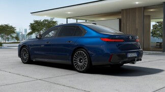 BMW Serii 7, 740
