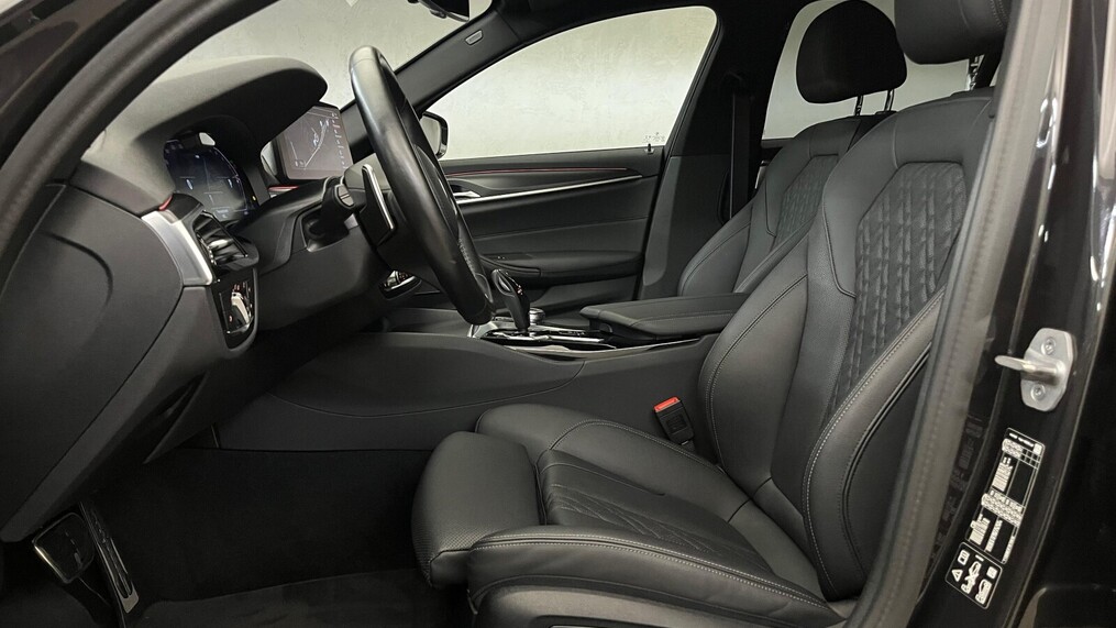 BMW Serii 5, 530
