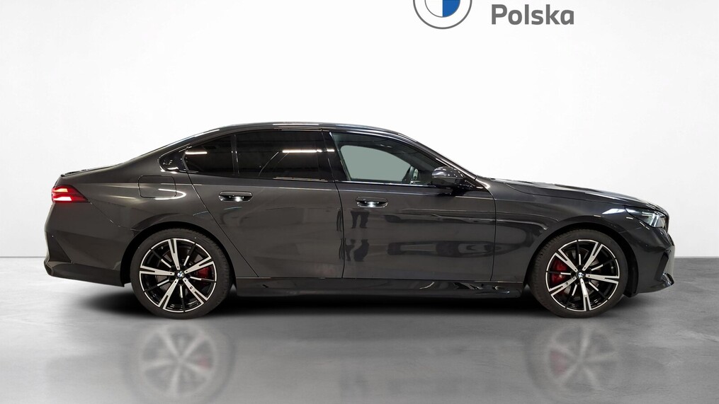BMW Serii 5, 550