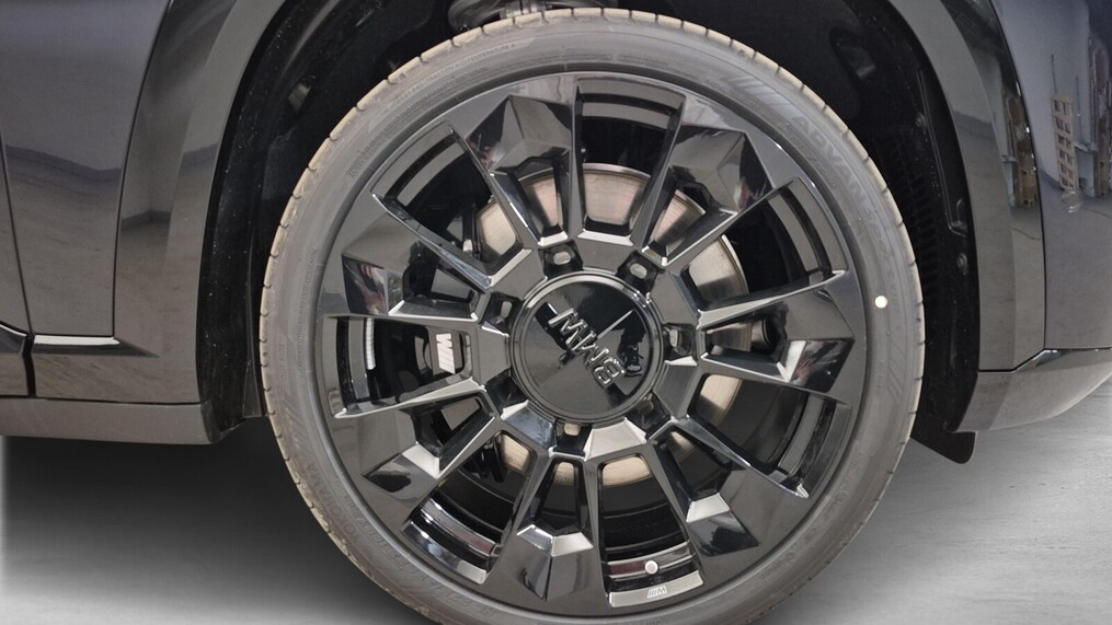 BMW XM
