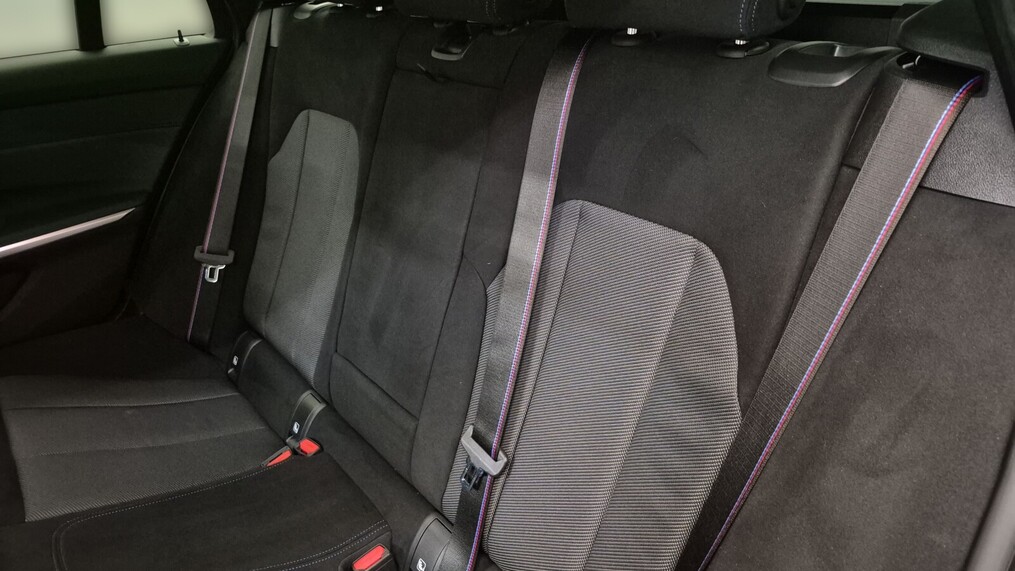 BMW Serii 3, 320