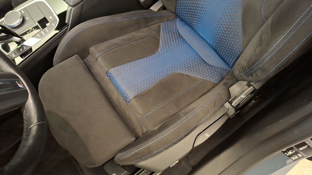 BMW Serii 2, 235