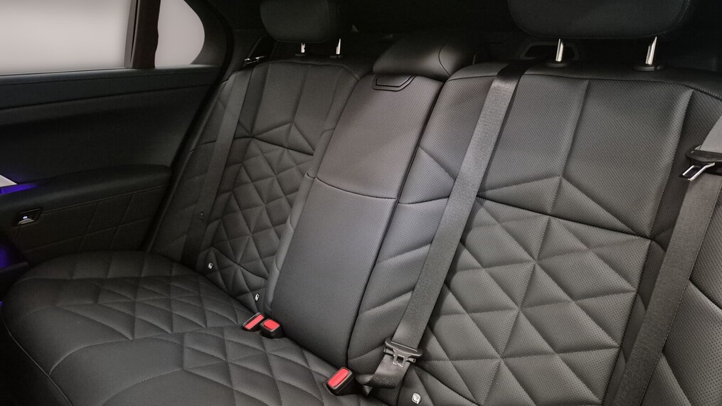 BMW Serii 7, 740