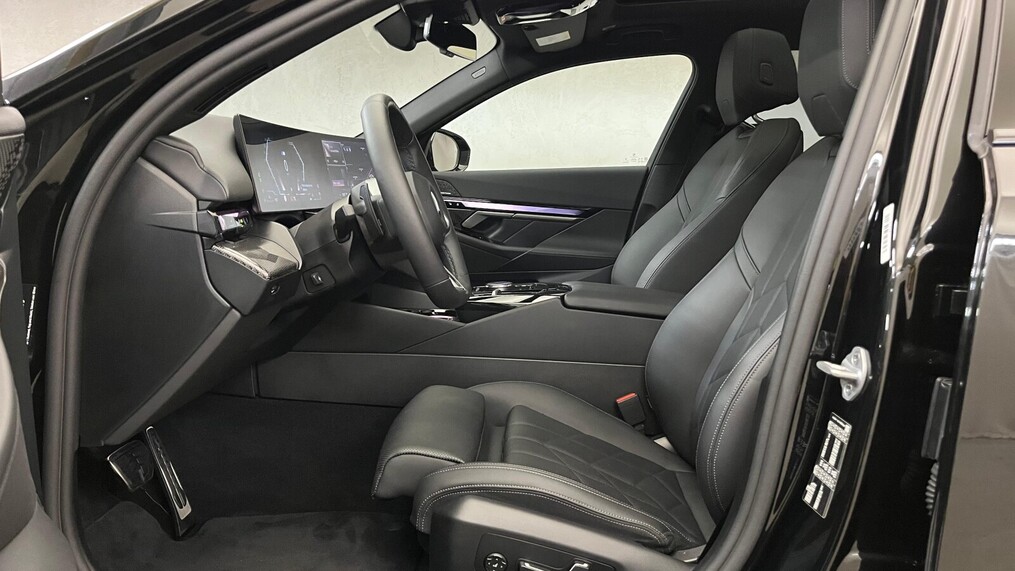 BMW Serii 5, 520