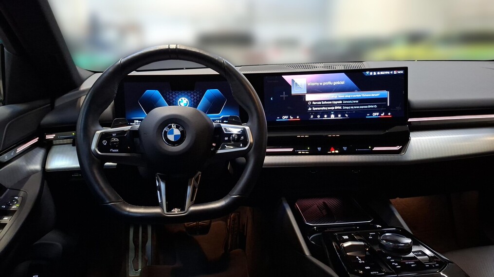 BMW Serii 5, 520