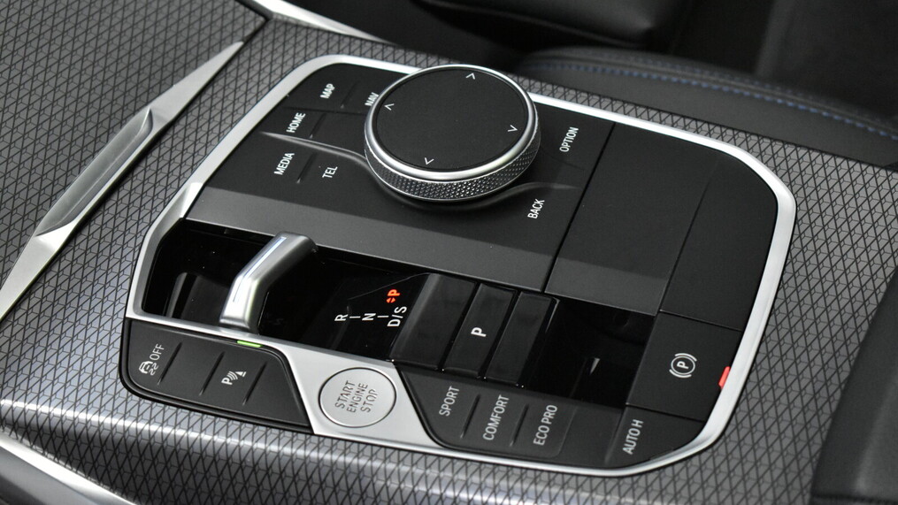 BMW Serii 3, 320