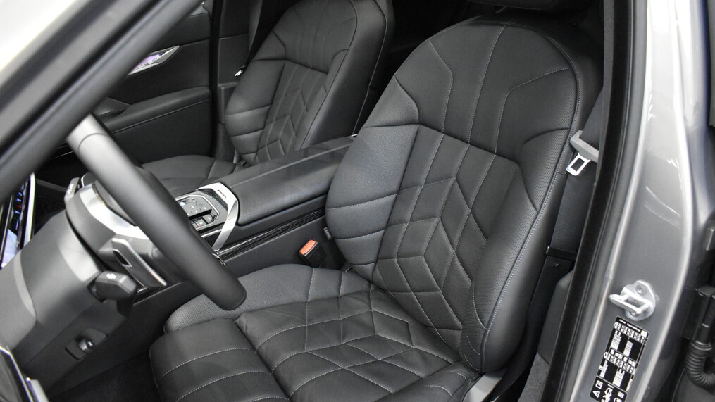 BMW Serii 7, 740