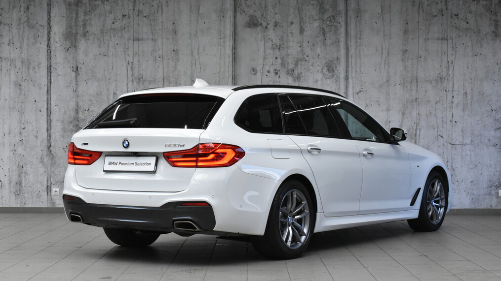 BMW Serii 5, 520