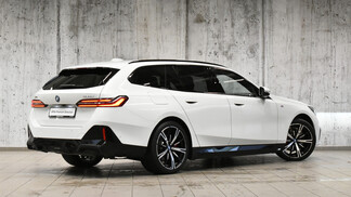 BMW Serii 5, 530