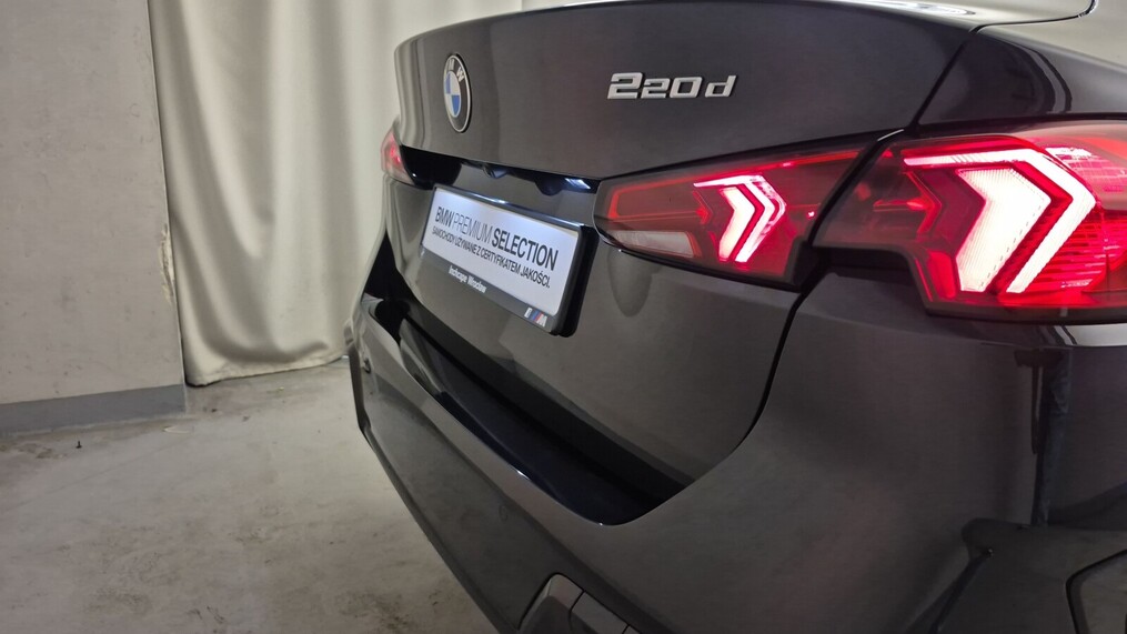 BMW Serii 2, 220