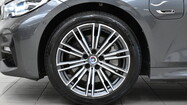 BMW Serii 3, 330