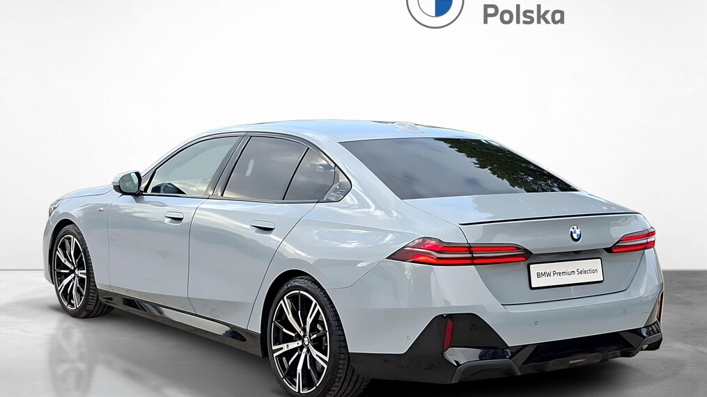BMW Serii 5, 520
