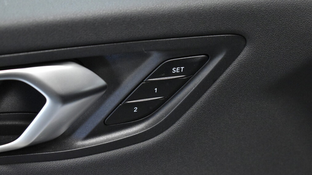 BMW Serii 2, 235