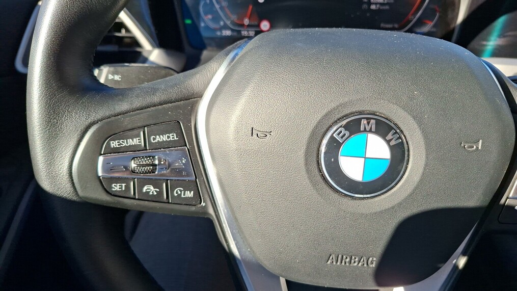 BMW Serii 3, 330