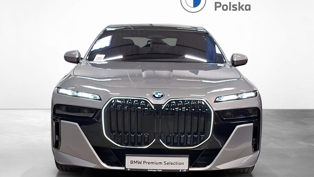 BMW Serii 7, 750