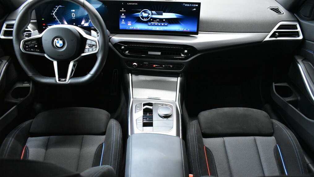 BMW Serii 3, 330