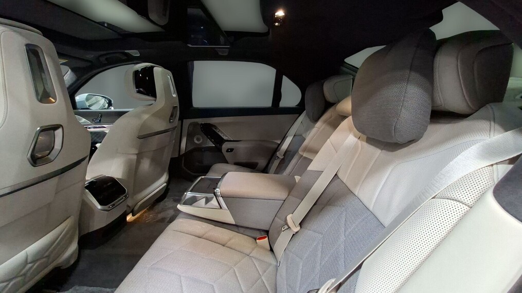 BMW Serii 7, 750
