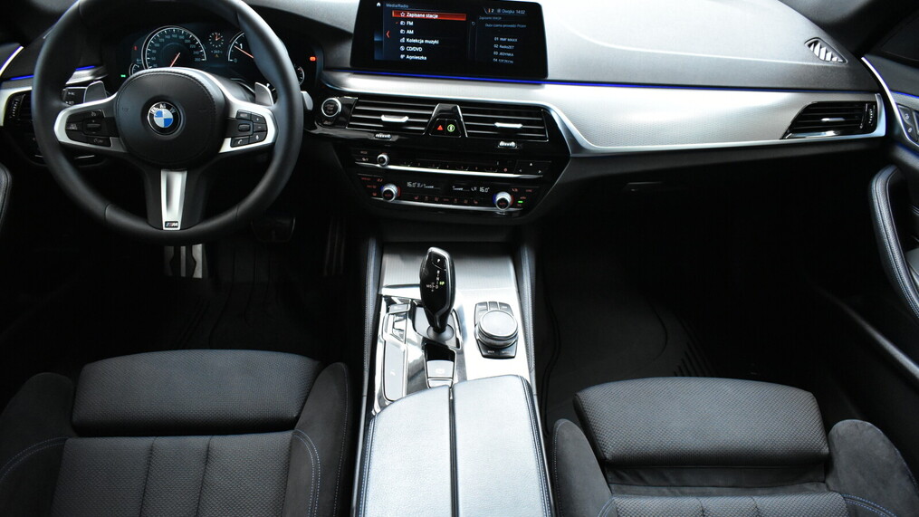 BMW Serii 5, 520