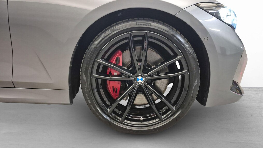 BMW Serii 3, 330